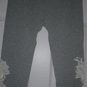 Women's maternity capri's